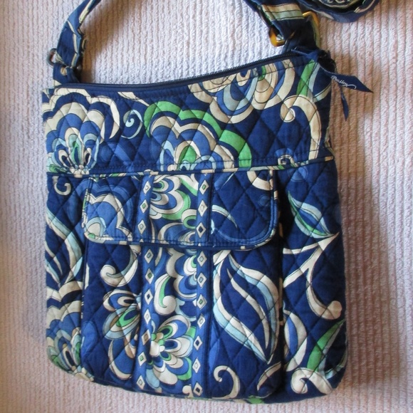 Vera Bradley Handbags - Vera Bradley Crossbody
